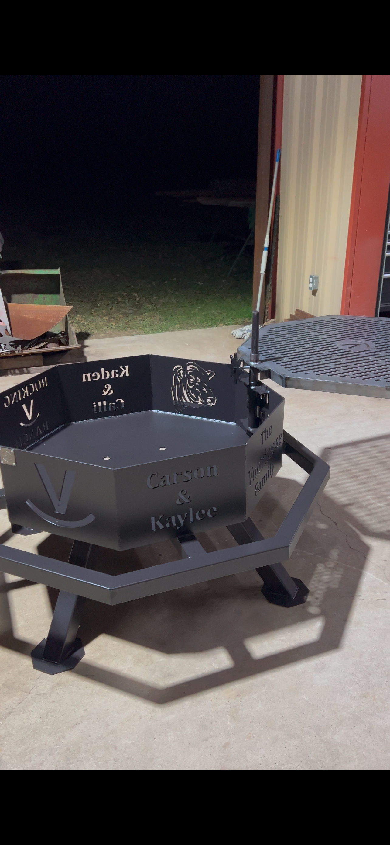 36” Fire pit with cooktop